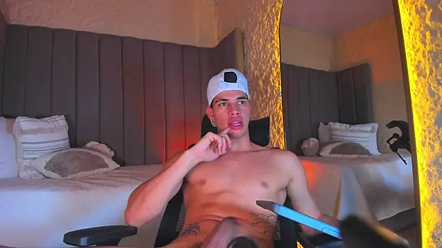 Benjamin_More live sex cam