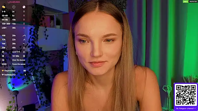 JulieLupo's cam snapshot