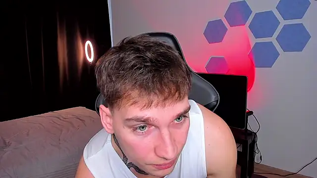 Chris_Tyson's cam snapshot