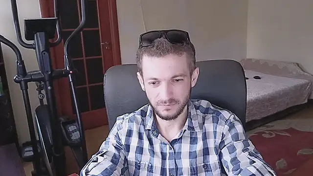 333Alone_in_theDark777's cam snapshot