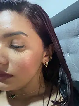 Melanyprada live sex cam