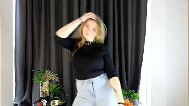 NightSaffron's cam snapshot