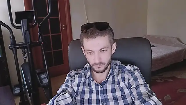 333Alone_in_theDark777's cam snapshot