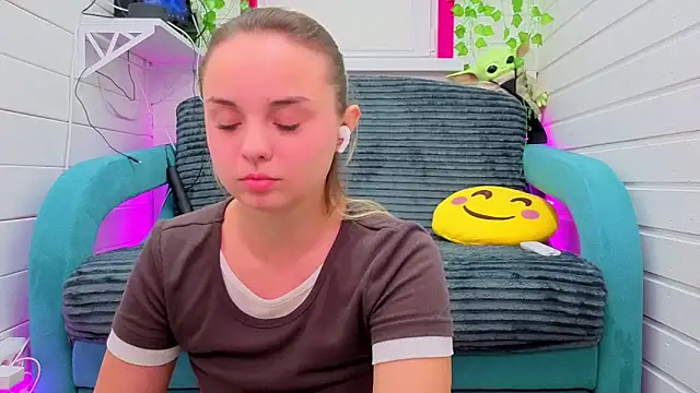 Misss_Vikk's cam snapshot