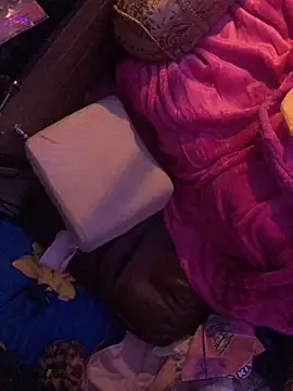 gurlnips live sex cam