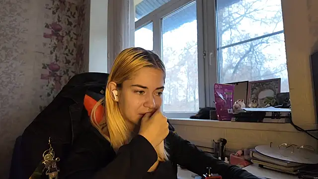 Witching_Moon's cam snapshot