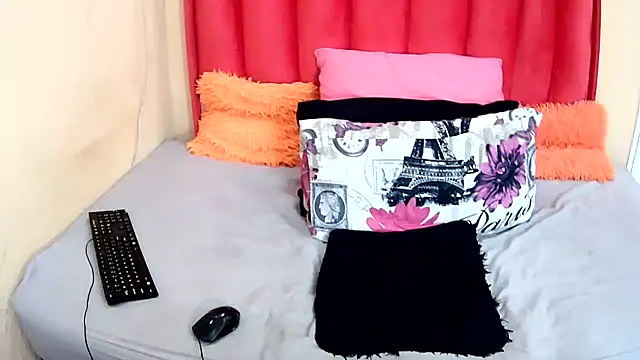 BubblegumBaddiexxxx's cam snapshot