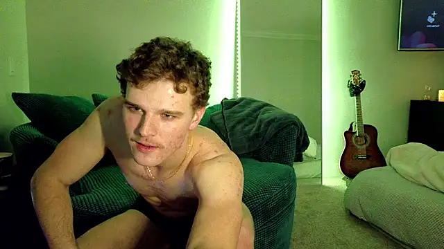 sculpteddesire live sex cam