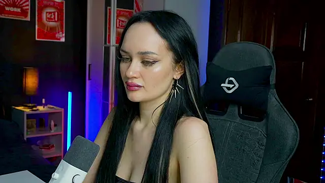 QueenAliss live sex cam