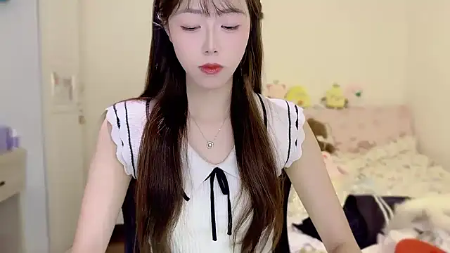 Onecutelittle live sex cam