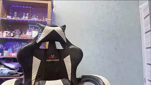 CyberAIice's cam snapshot