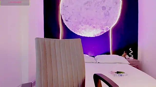 IvannaVolk_'s cam snapshot