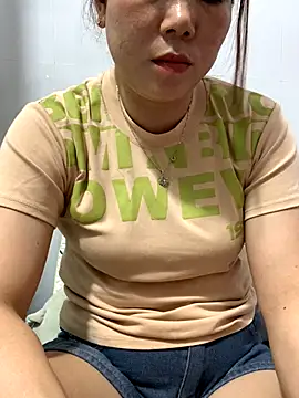 Baby-bigtits live sex cam