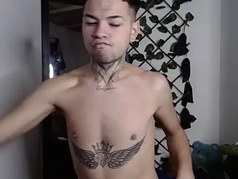 MarceloMilk live sex cam