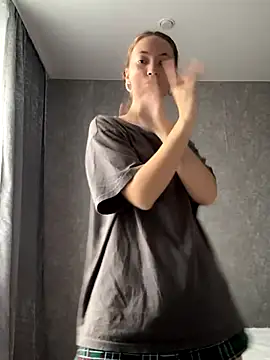 Holy_Poly live sex cam