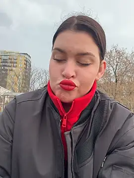 KikiWatson live sex cam