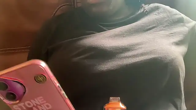 nanaisbackk live sex cam