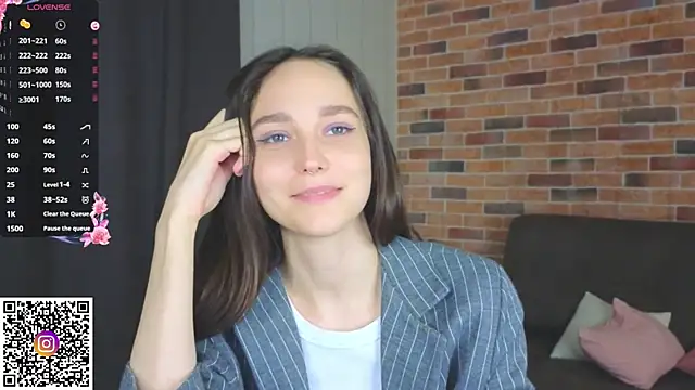 SoftieDream live sex cam