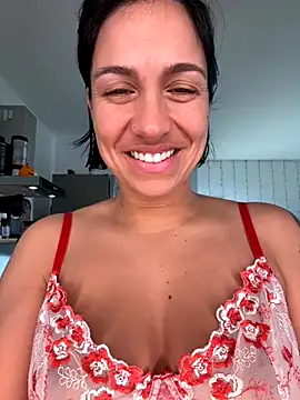 LaPetiteKim live sex cam