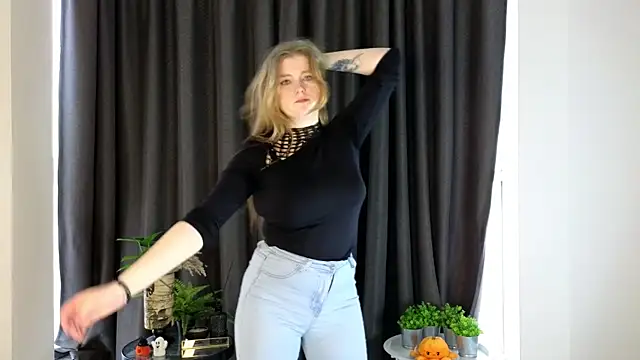 NightSaffron's cam snapshot