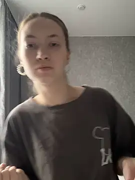 Holy_Poly's cam snapshot