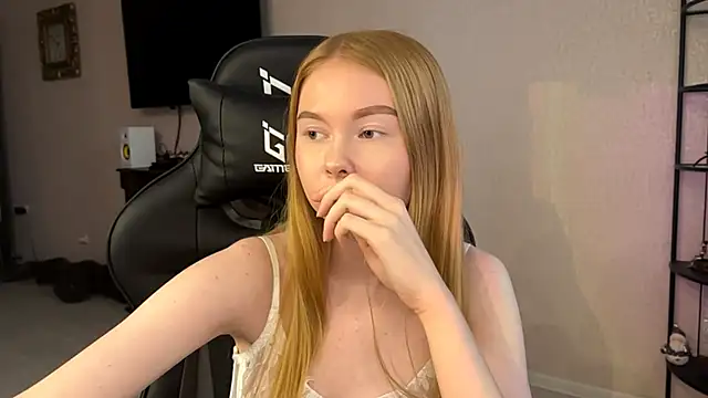 RaguelNicksons's cam snapshot