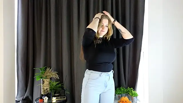 NightSaffron's cam snapshot