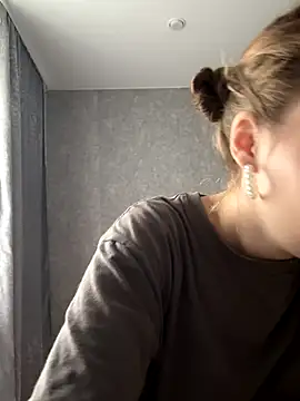 Holy_Poly's cam snapshot