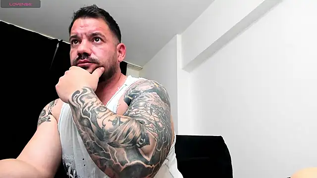 musclemonster31's cam snapshot