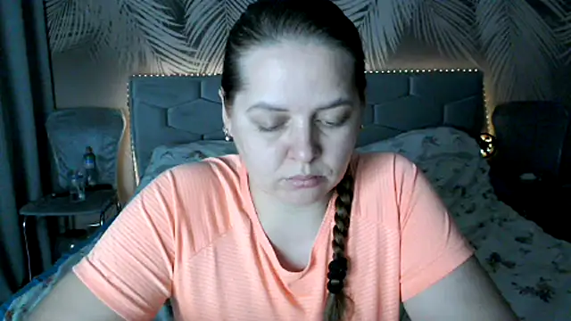 uliastar's cam snapshot