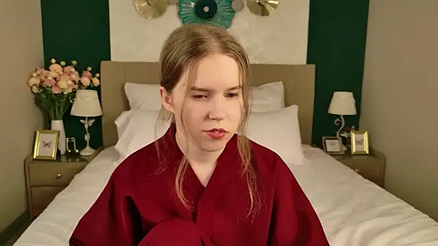 Alida_Brice's cam snapshot