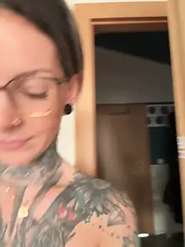 BrownieyQueen's cam snapshot