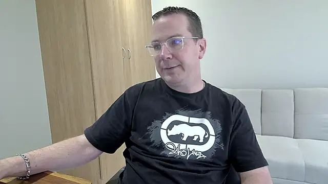 BrettJ81 live sex cam