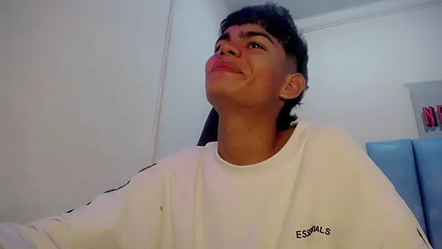 Lil_babyyy_'s cam snapshot