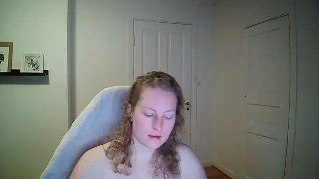 Girlnina-1995's cam snapshot