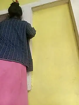 Juhi_chawla's cam snapshot