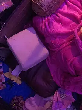 gurlnips live sex cam