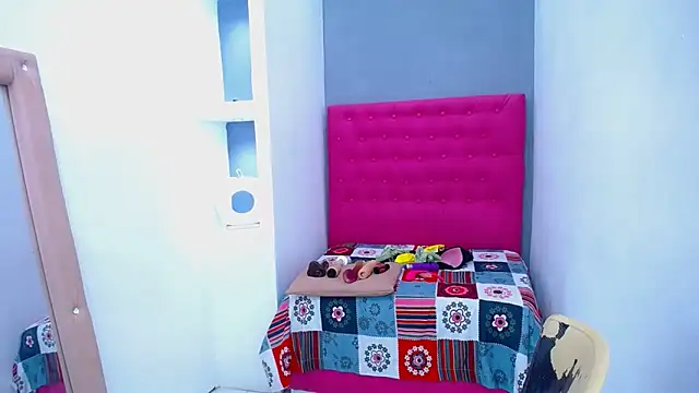 KatrinaQueen1 live sex cam