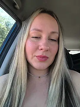 Mona_Plus live sex cam