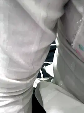 Juliekhan_98 live sex cam