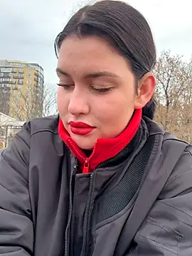 KikiWatson live sex cam