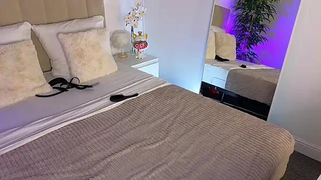 KilianaNoir live sex cam