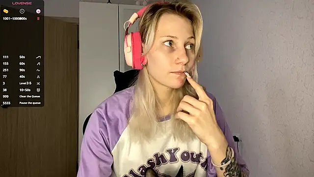 FoxySable's cam snapshot