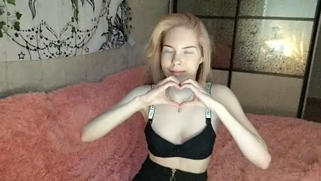 VETT_KITTY live sex cam