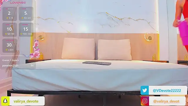 valirya_devote live sex cam