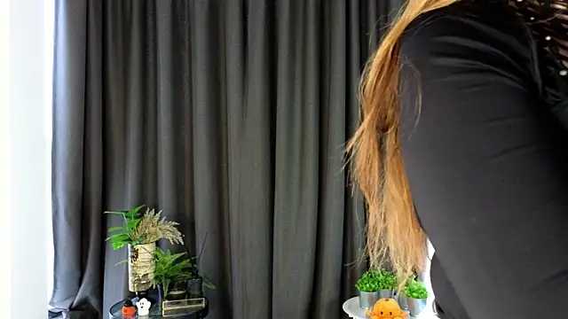 NightSaffron's cam snapshot