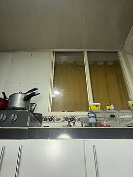 Emiily_lee live sex cam