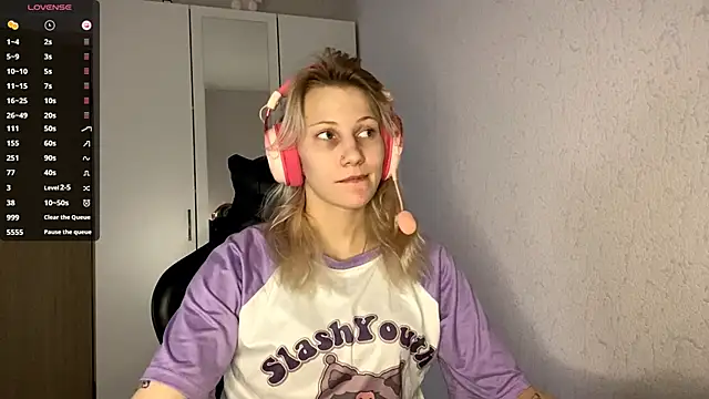 FoxySable's cam snapshot