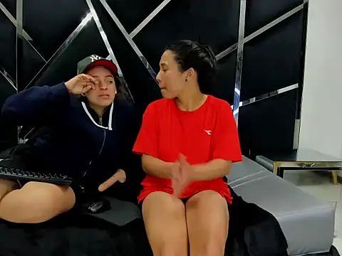 Alyssa_Noah's cam snapshot