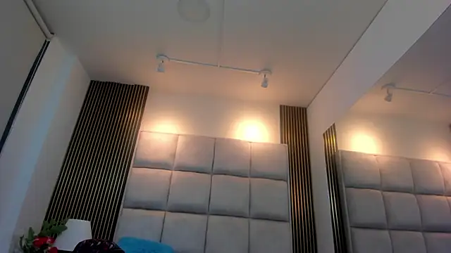 miaa_blommy's cam snapshot